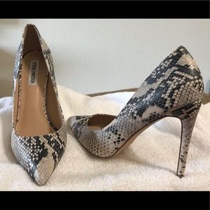 Steve Madden Pointed-toe Pump